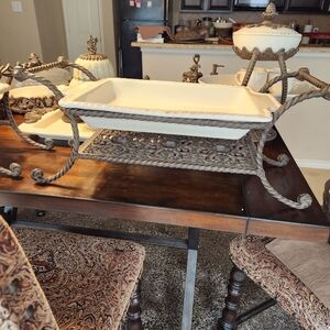 GG Collection (Retired) Lg Baker W/metal Stand